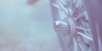 车子的轮子转啊转究竟是什么歌？