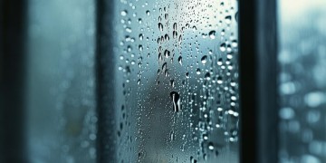 窗外的雨滴滴答究竟是哪首歌？