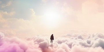 站在云边的人出自哪首歌？
