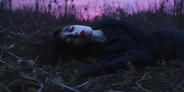 绝望中慢慢死去究竟是哪首歌？